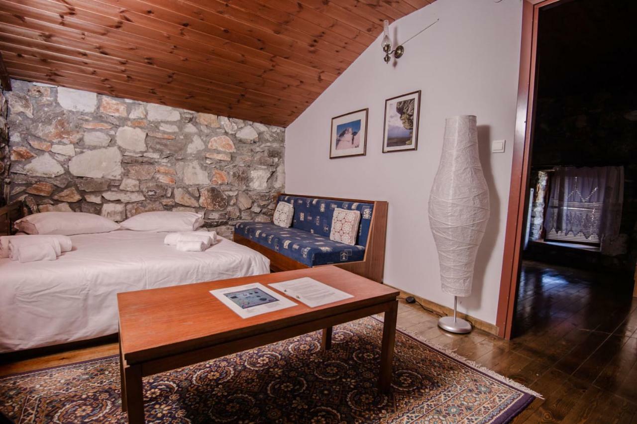 Stonehouse 2 Bedroom Chalet On Olympus Amazing View Petra  Exterior photo